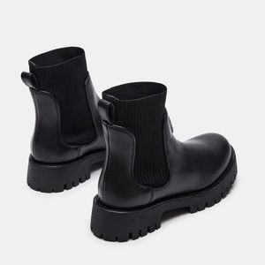 Steve Madden Liliana Black Chelsea Boots - new!